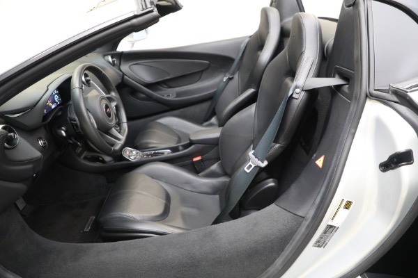 Used 2018 McLaren 570S Spider for sale $173,900 at Bugatti of Greenwich in Greenwich CT 06830 24