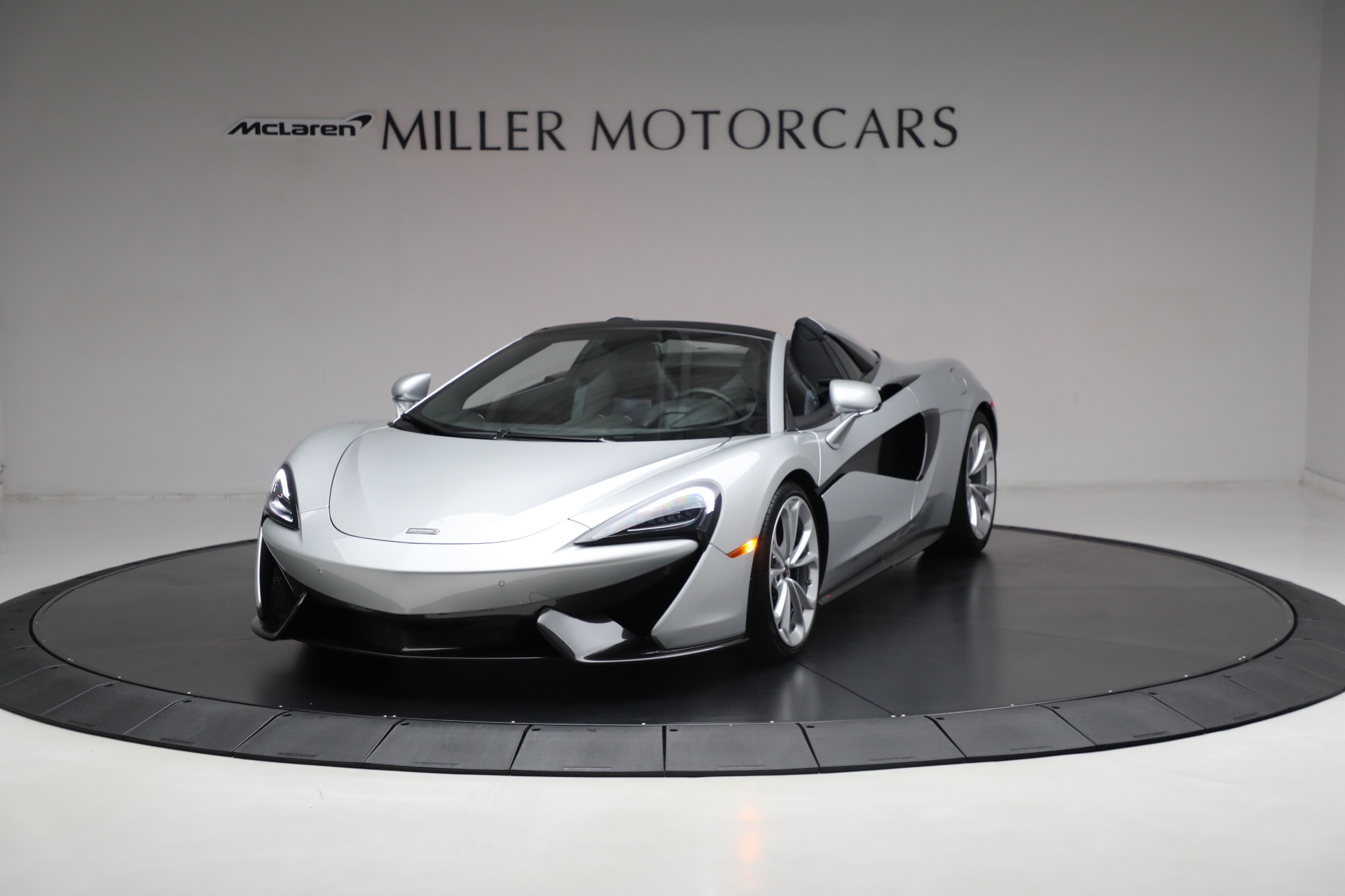 Used 2018 McLaren 570S Spider for sale Sold at Bugatti of Greenwich in Greenwich CT 06830 1