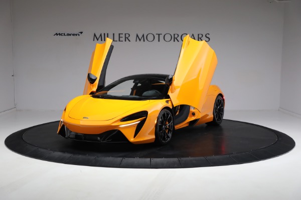New 2024 McLaren Artura Performance for sale $278,733 at Bugatti of Greenwich in Greenwich CT 06830 16