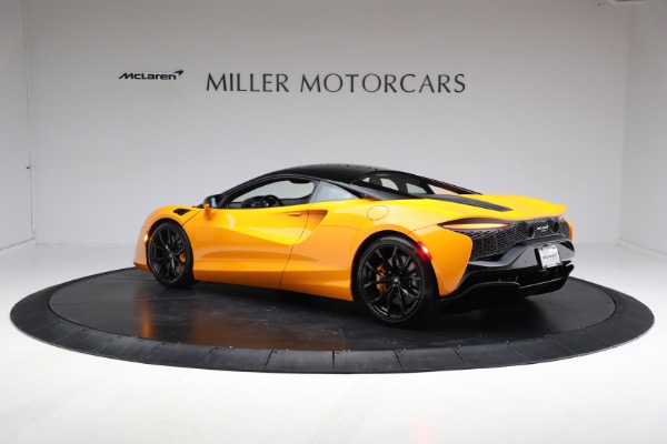 New 2024 McLaren Artura Performance for sale $278,733 at Bugatti of Greenwich in Greenwich CT 06830 5