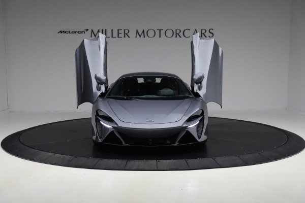 Used 2024 McLaren Artura Performance for sale $185,900 at Bugatti of Greenwich in Greenwich CT 06830 13