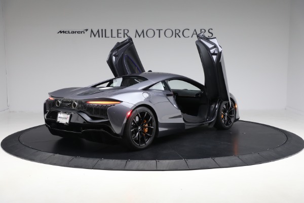 Used 2024 McLaren Artura Performance for sale $185,900 at Bugatti of Greenwich in Greenwich CT 06830 18