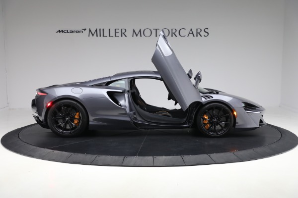 Used 2024 McLaren Artura Performance for sale $185,900 at Bugatti of Greenwich in Greenwich CT 06830 19