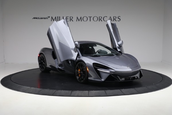 Used 2024 McLaren Artura Performance for sale $185,900 at Bugatti of Greenwich in Greenwich CT 06830 20