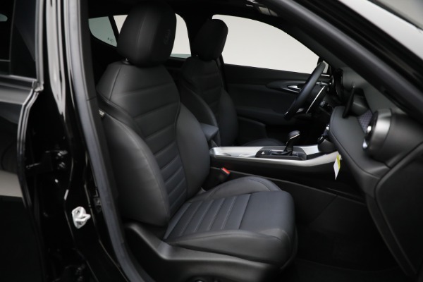 New 2024 Alfa Romeo Tonale Veloce for sale Sold at Bugatti of Greenwich in Greenwich CT 06830 28