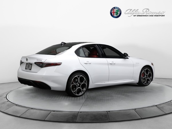 New 2024 Alfa Romeo Giulia Veloce for sale $55,985 at Bugatti of Greenwich in Greenwich CT 06830 14