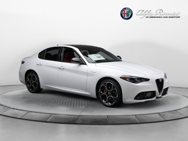 New 2024 Alfa Romeo Giulia Veloce for sale $55,985 at Bugatti of Greenwich in Greenwich CT 06830 17