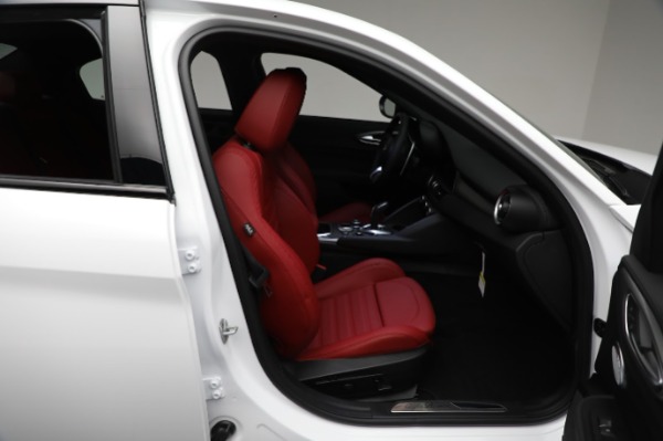 New 2024 Alfa Romeo Giulia Veloce for sale Sold at Bugatti of Greenwich in Greenwich CT 06830 26