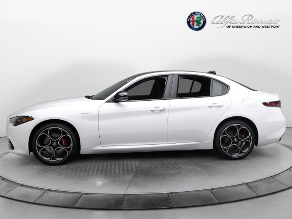 New 2024 Alfa Romeo Giulia Veloce for sale $55,985 at Bugatti of Greenwich in Greenwich CT 06830 7