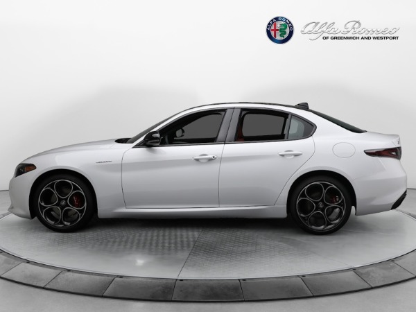 New 2024 Alfa Romeo Giulia Veloce for sale $55,985 at Bugatti of Greenwich in Greenwich CT 06830 8