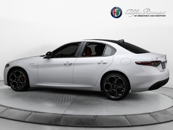 New 2024 Alfa Romeo Giulia Veloce for sale $55,985 at Bugatti of Greenwich in Greenwich CT 06830 9