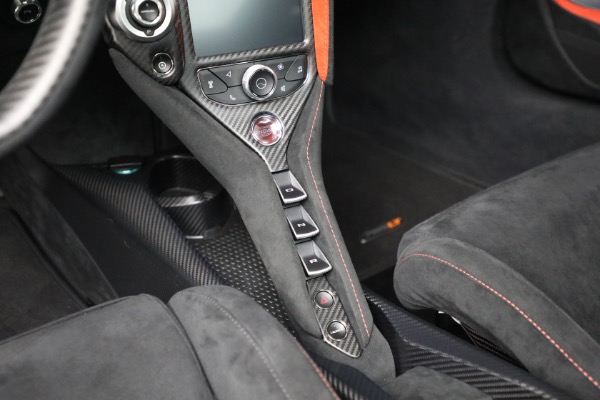 Used 2021 McLaren 765LT for sale $469,900 at Bugatti of Greenwich in Greenwich CT 06830 28