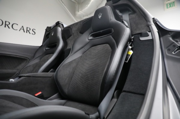 New 2023 Maserati MC20 Cielo for sale Sold at Bugatti of Greenwich in Greenwich CT 06830 27