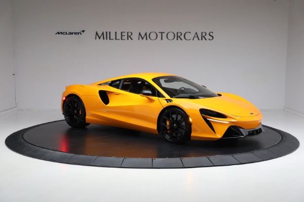 New 2024 McLaren Artura for sale $276,833 at Bugatti of Greenwich in Greenwich CT 06830 10