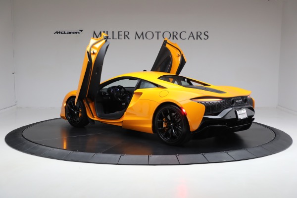 New 2024 McLaren Artura for sale $276,833 at Bugatti of Greenwich in Greenwich CT 06830 15