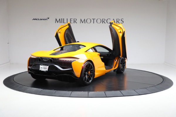 New 2024 McLaren Artura for sale $276,833 at Bugatti of Greenwich in Greenwich CT 06830 17