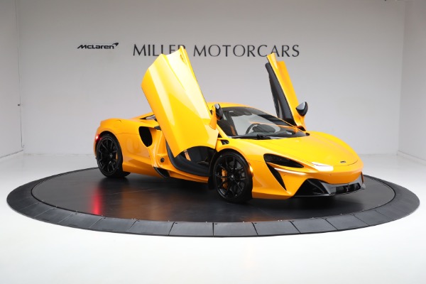 New 2024 McLaren Artura for sale Sold at Bugatti of Greenwich in Greenwich CT 06830 18