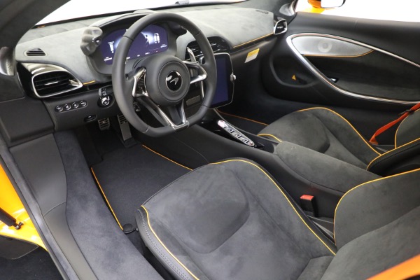 New 2024 McLaren Artura for sale $276,833 at Bugatti of Greenwich in Greenwich CT 06830 25