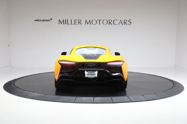 New 2024 McLaren Artura for sale $276,833 at Bugatti of Greenwich in Greenwich CT 06830 6
