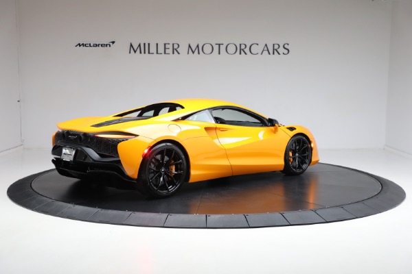 New 2024 McLaren Artura for sale $276,833 at Bugatti of Greenwich in Greenwich CT 06830 8