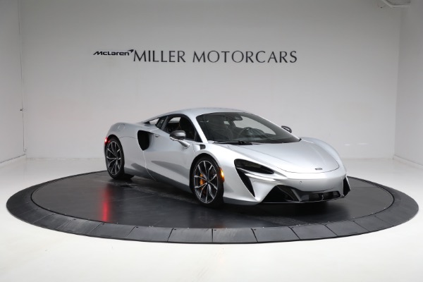 New 2024 McLaren Artura TechLux for sale $291,233 at Bugatti of Greenwich in Greenwich CT 06830 11