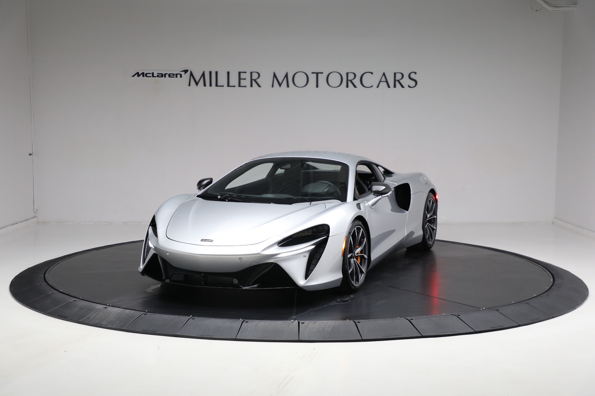New 2024 McLaren Artura TechLux for sale $291,233 at Bugatti of Greenwich in Greenwich CT 06830 1