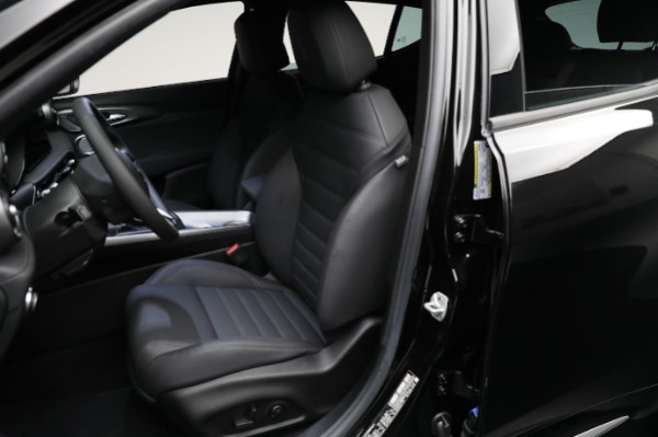 New 2024 Alfa Romeo Tonale Ti for sale Sold at Bugatti of Greenwich in Greenwich CT 06830 28