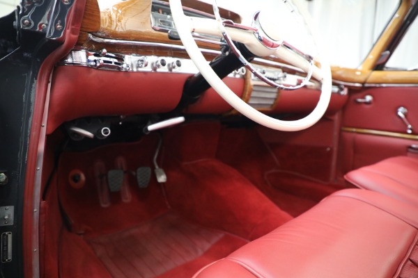 Used 1959 Mercedes Benz 220 S Ponton Cabriolet for sale $229,900 at Bugatti of Greenwich in Greenwich CT 06830 15