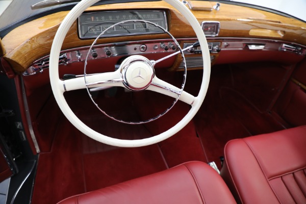 Used 1959 Mercedes Benz 220 S Ponton Cabriolet for sale $229,900 at Bugatti of Greenwich in Greenwich CT 06830 16