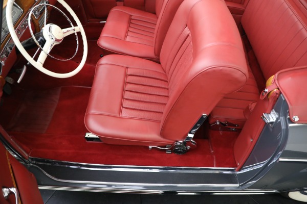 Used 1959 Mercedes Benz 220 S Ponton Cabriolet for sale $229,900 at Bugatti of Greenwich in Greenwich CT 06830 17