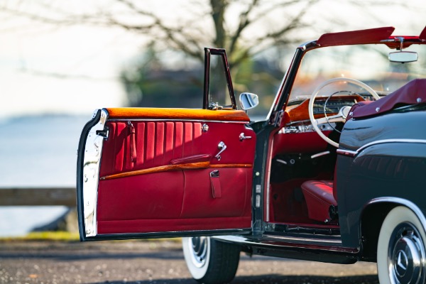 Used 1959 Mercedes Benz 220 S Ponton Cabriolet for sale $229,900 at Bugatti of Greenwich in Greenwich CT 06830 17