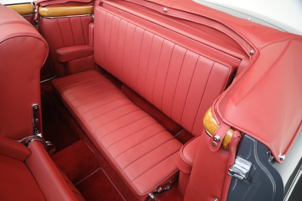 Used 1959 Mercedes Benz 220 S Ponton Cabriolet for sale $229,900 at Bugatti of Greenwich in Greenwich CT 06830 20