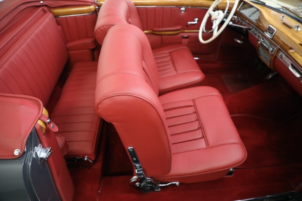 Used 1959 Mercedes Benz 220 S Ponton Cabriolet for sale $229,900 at Bugatti of Greenwich in Greenwich CT 06830 21