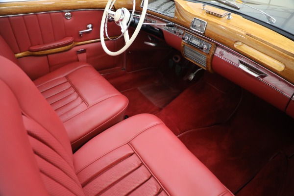 Used 1959 Mercedes Benz 220 S Ponton Cabriolet for sale $229,900 at Bugatti of Greenwich in Greenwich CT 06830 23