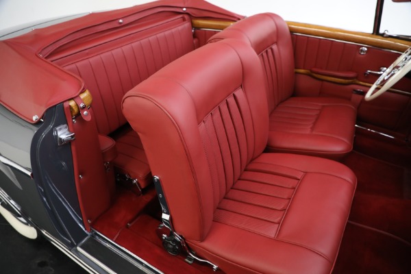 Used 1959 Mercedes Benz 220 S Ponton Cabriolet for sale $229,900 at Bugatti of Greenwich in Greenwich CT 06830 25
