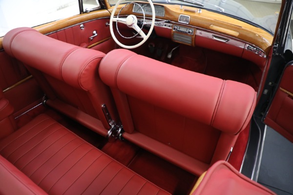Used 1959 Mercedes Benz 220 S Ponton Cabriolet for sale $229,900 at Bugatti of Greenwich in Greenwich CT 06830 26