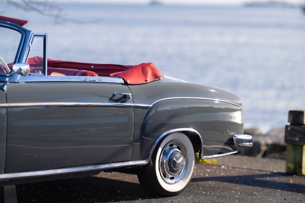 Used 1959 Mercedes-Benz 220 S Ponton Cabriolet for sale $189,900 at Bugatti of Greenwich in Greenwich CT 06830 5