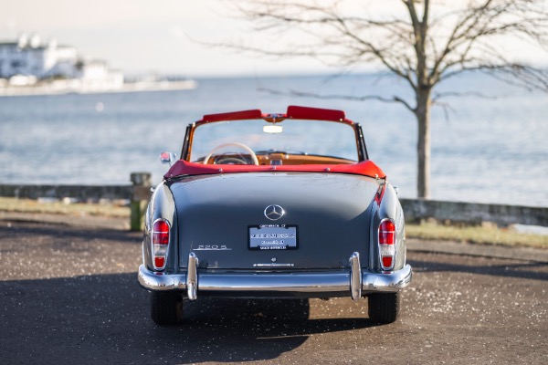 Used 1959 Mercedes-Benz 220 S Ponton Cabriolet for sale $189,900 at Bugatti of Greenwich in Greenwich CT 06830 8