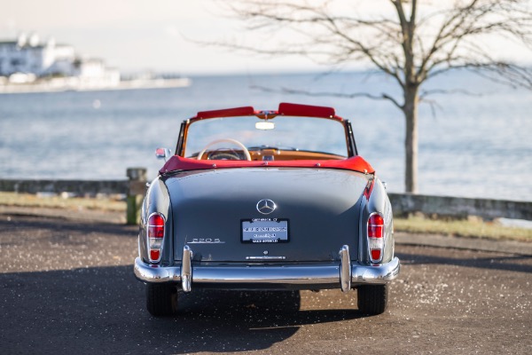 Used 1959 Mercedes Benz 220 S Ponton Cabriolet for sale $229,900 at Bugatti of Greenwich in Greenwich CT 06830 8