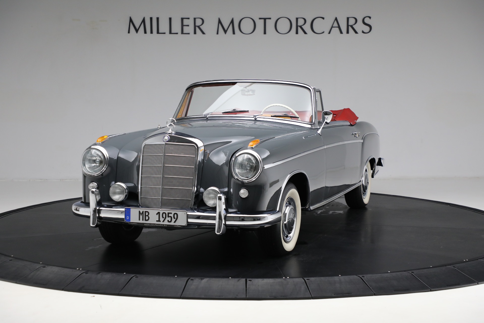 Used 1959 Mercedes-Benz 220 S Ponton Cabriolet for sale $189,900 at Bugatti of Greenwich in Greenwich CT 06830 1