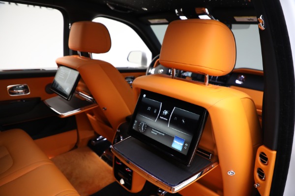 Used 2022 Rolls-Royce Cullinan for sale Sold at Bugatti of Greenwich in Greenwich CT 06830 24