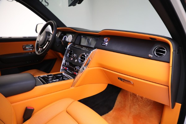 Used 2022 Rolls-Royce Cullinan for sale Sold at Bugatti of Greenwich in Greenwich CT 06830 28