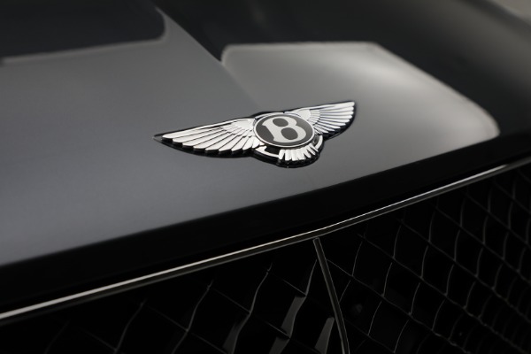 New 2024 Bentley Bentayga V8 for sale $239,845 at Bugatti of Greenwich in Greenwich CT 06830 14