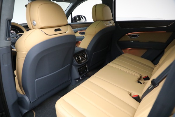 New 2024 Bentley Bentayga V8 for sale $239,845 at Bugatti of Greenwich in Greenwich CT 06830 28