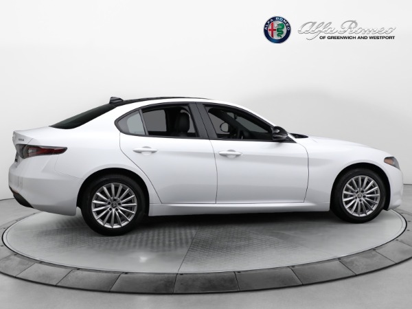 New 2024 Alfa Romeo Giulia Sprint for sale $48,430 at Bugatti of Greenwich in Greenwich CT 06830 15