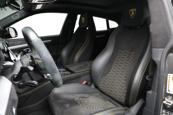 Used 2021 Lamborghini Urus for sale $212,900 at Bugatti of Greenwich in Greenwich CT 06830 24