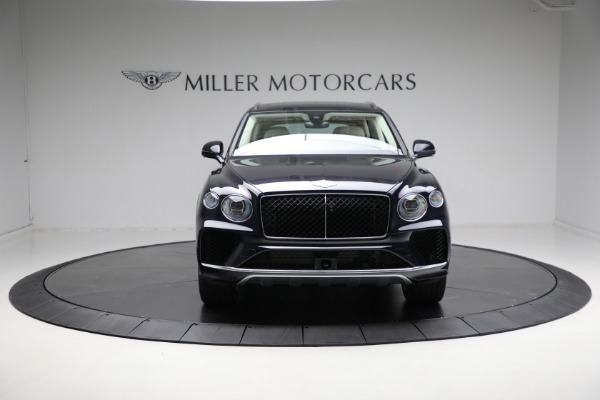 Used 2024 Bentley Bentayga EWB V8 for sale $204,900 at Bugatti of Greenwich in Greenwich CT 06830 16