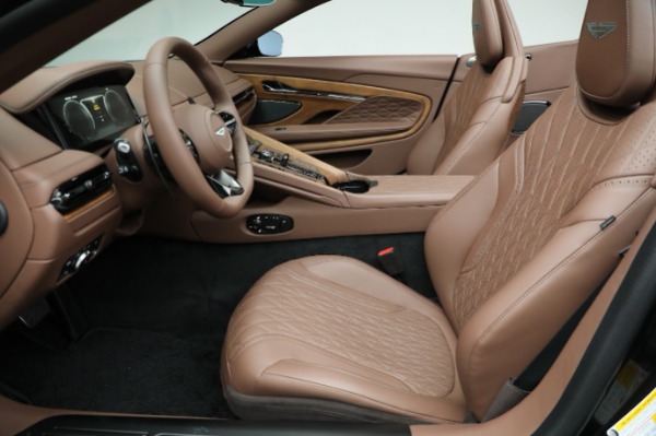 Used 2024 Aston Martin DB12 Volante for sale $279,900 at Bugatti of Greenwich in Greenwich CT 06830 20
