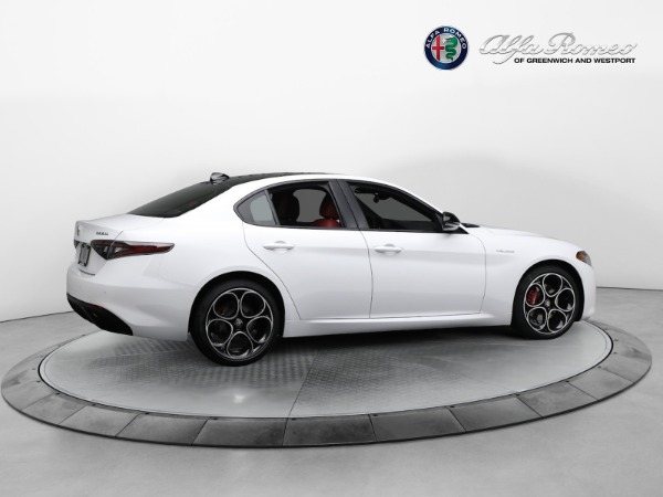 New 2024 Alfa Romeo Giulia Veloce for sale $56,710 at Bugatti of Greenwich in Greenwich CT 06830 17