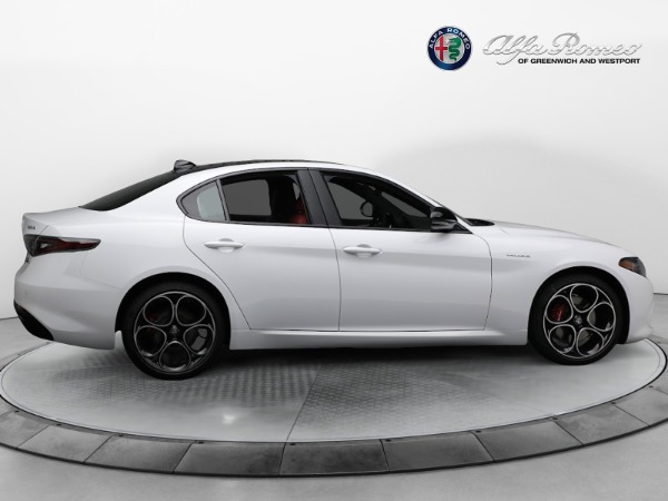 New 2024 Alfa Romeo Giulia Veloce for sale $56,710 at Bugatti of Greenwich in Greenwich CT 06830 18